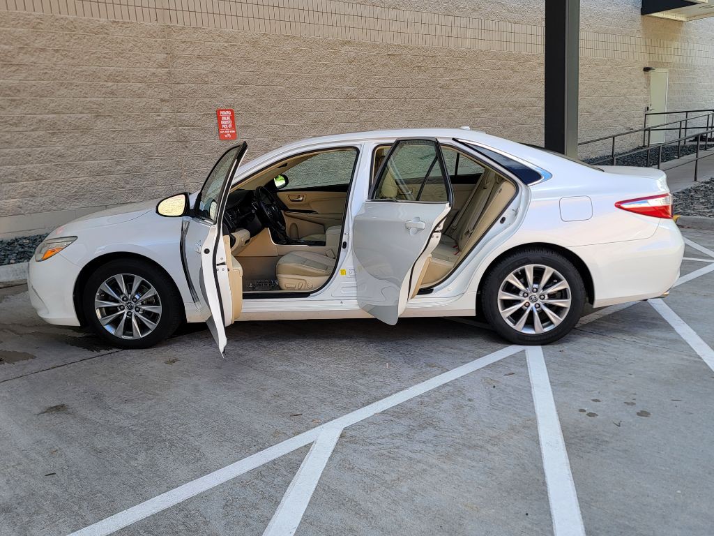 2015 Toyota Camry Image 10