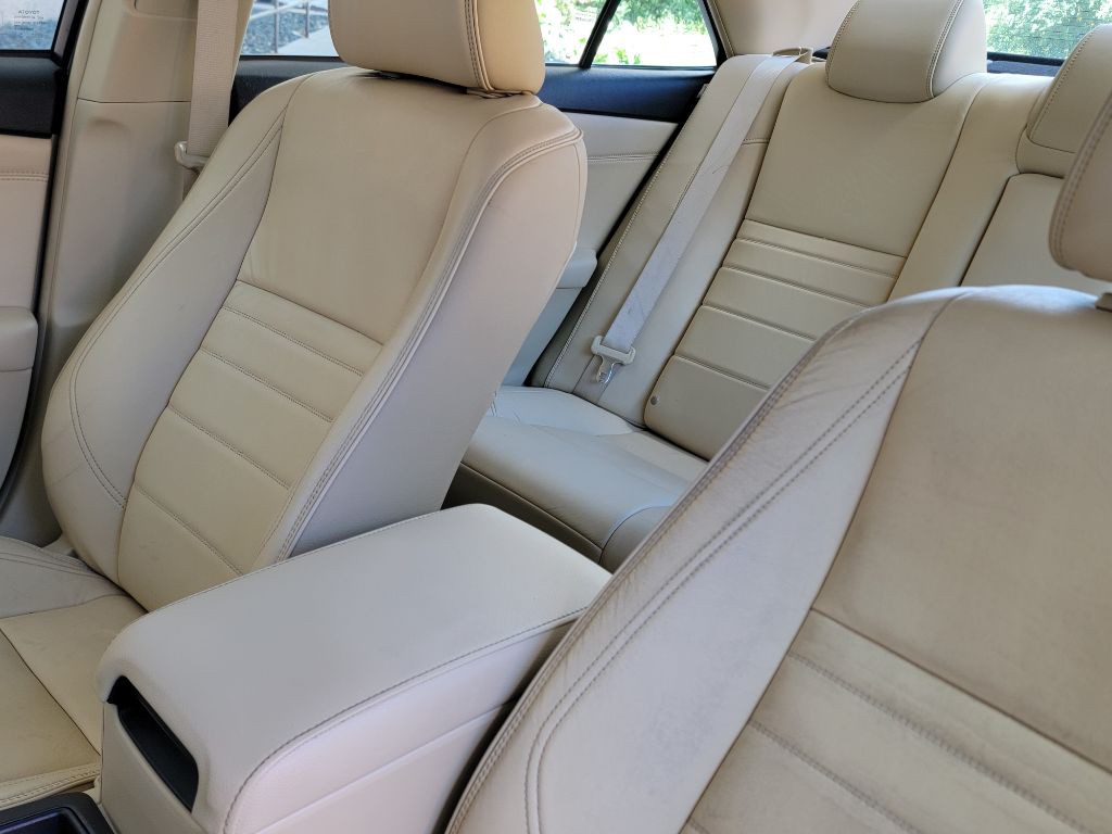 2015 Toyota Camry Image 14