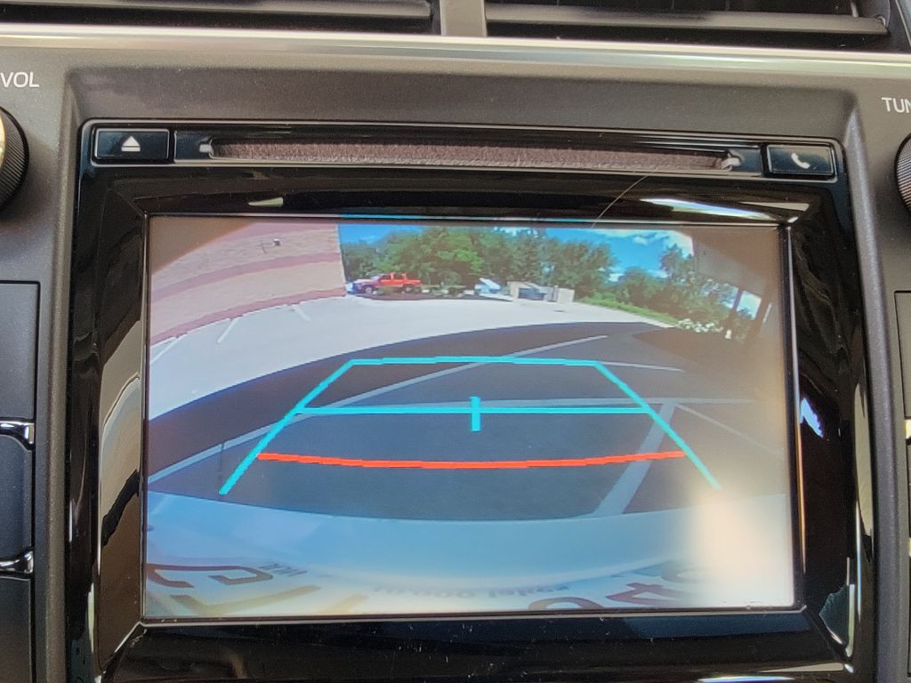 2015 Toyota Camry Image 18