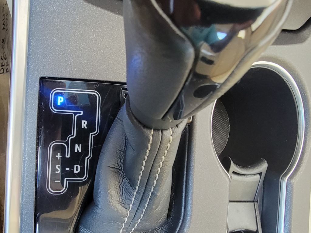 2015 Toyota Camry Image 20