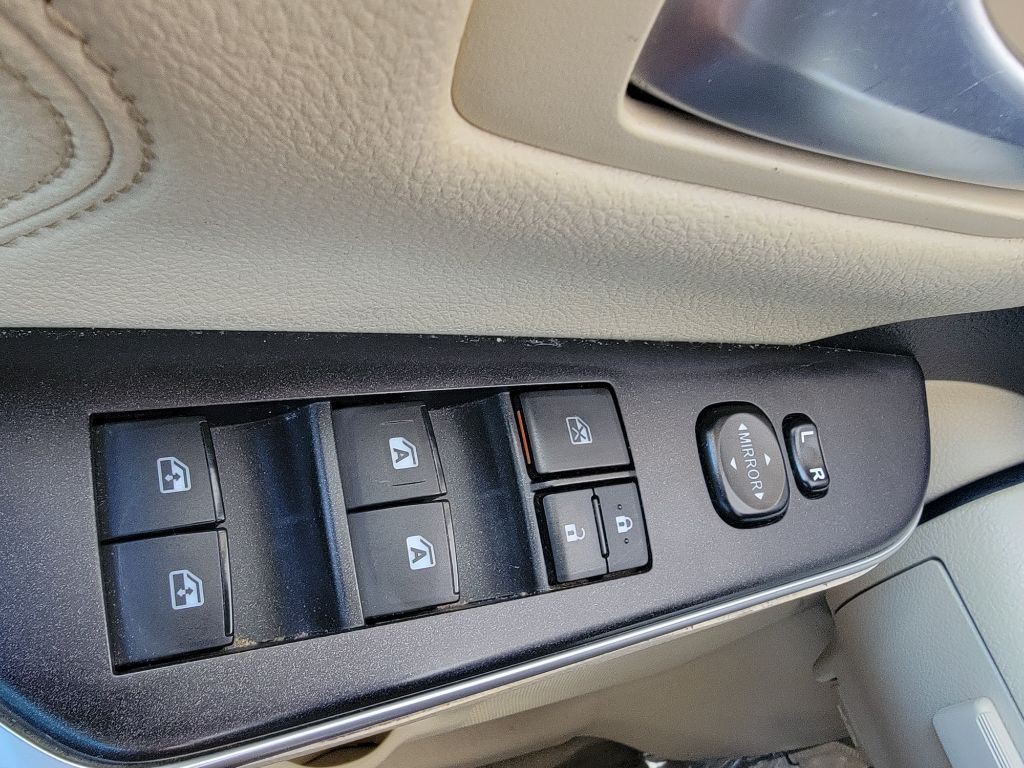 2015 Toyota Camry Image 23