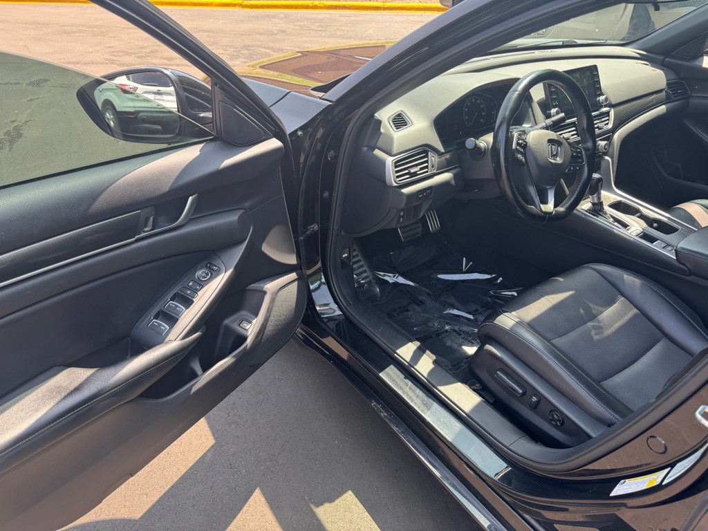 2018 Honda Accord Image 8