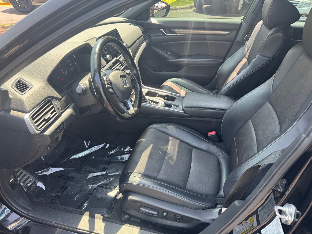 2018 Honda Accord Image 9