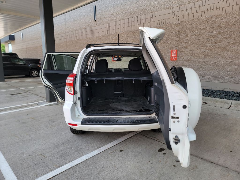 2012 Toyota Rav4 Image 11