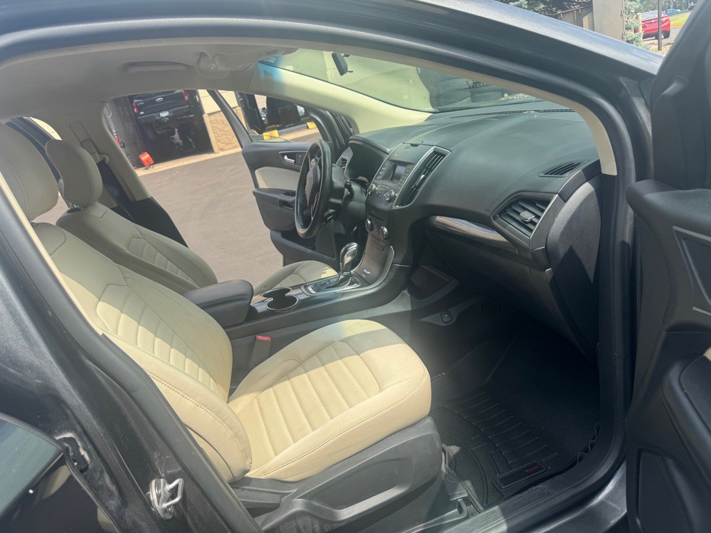 2016 Ford Edge Image 9