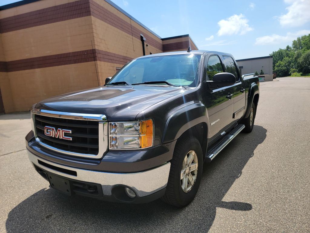 2011 GMC Sierra Image 2