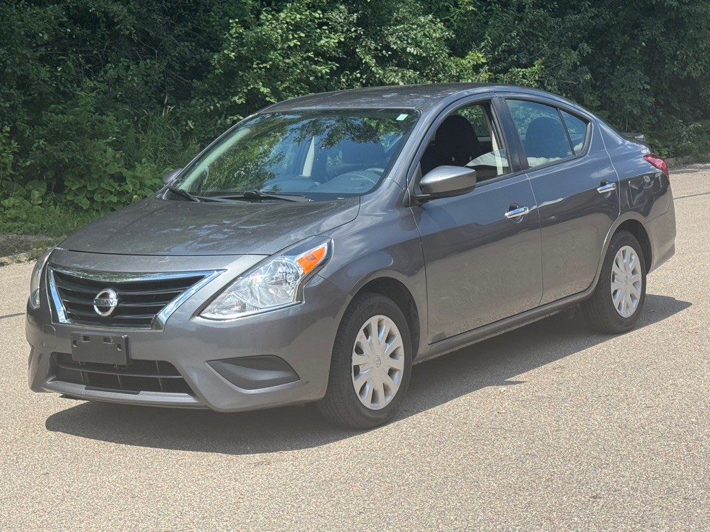 2018 Nissan Versa Image 2