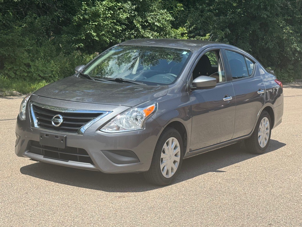 2018 Nissan Versa Image 4