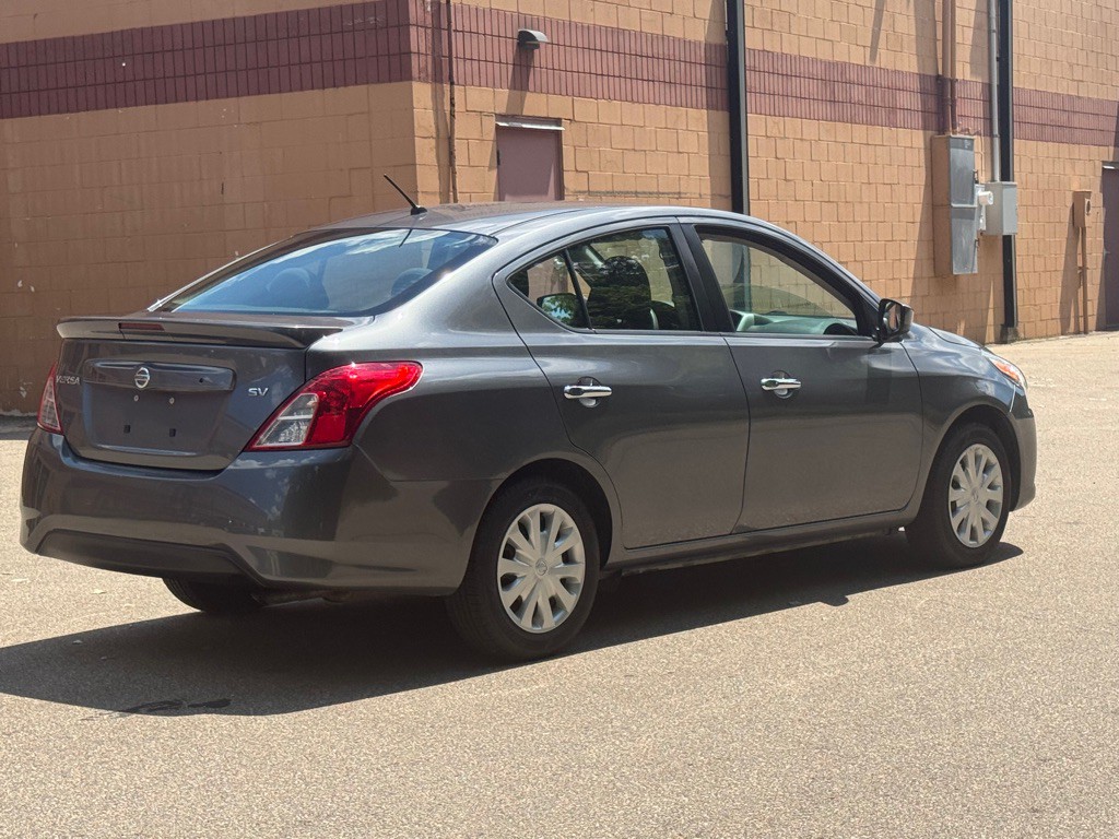 2018 Nissan Versa Image 10