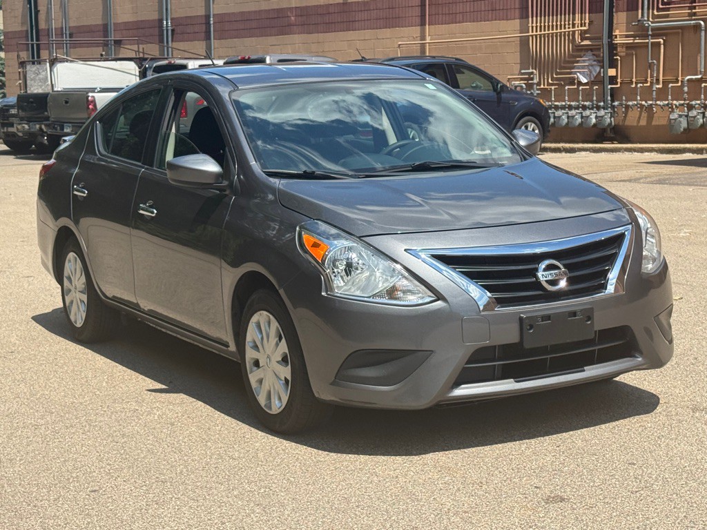 2018 Nissan Versa Image 11