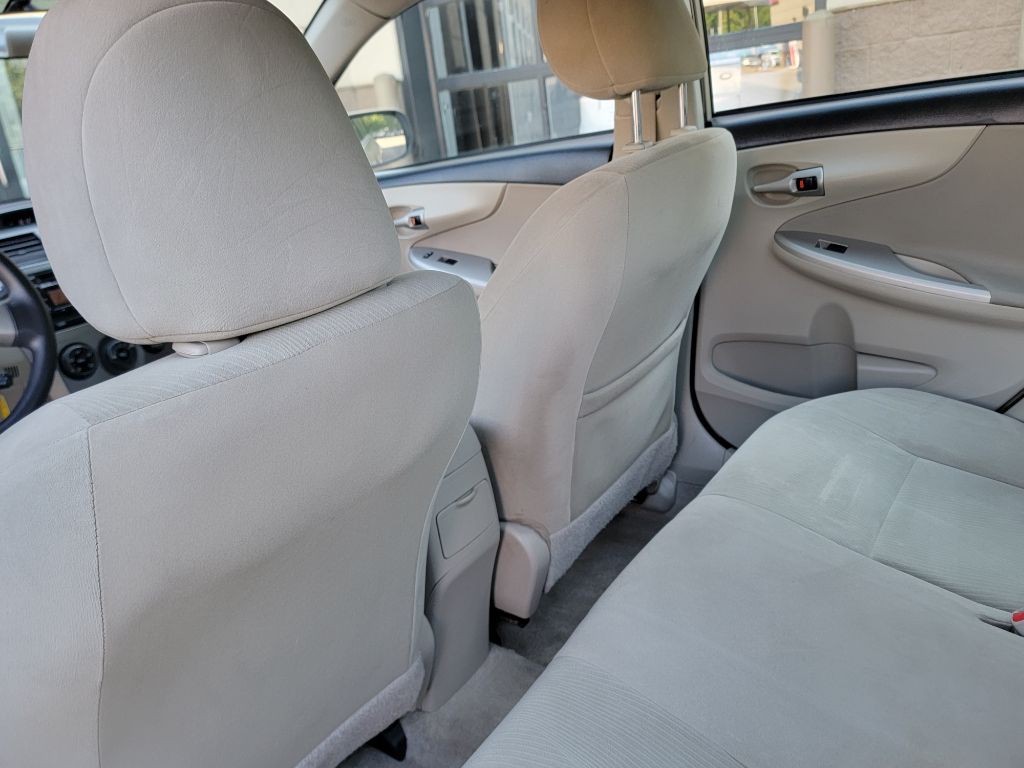 2012 Toyota Corolla Image 11