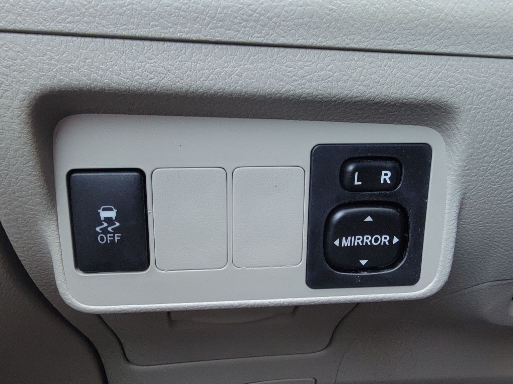 2012 Toyota Corolla Image 17
