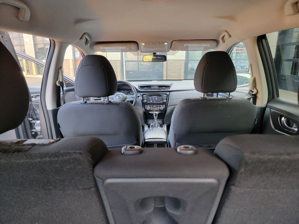 2018 Nissan Rogue Image 11