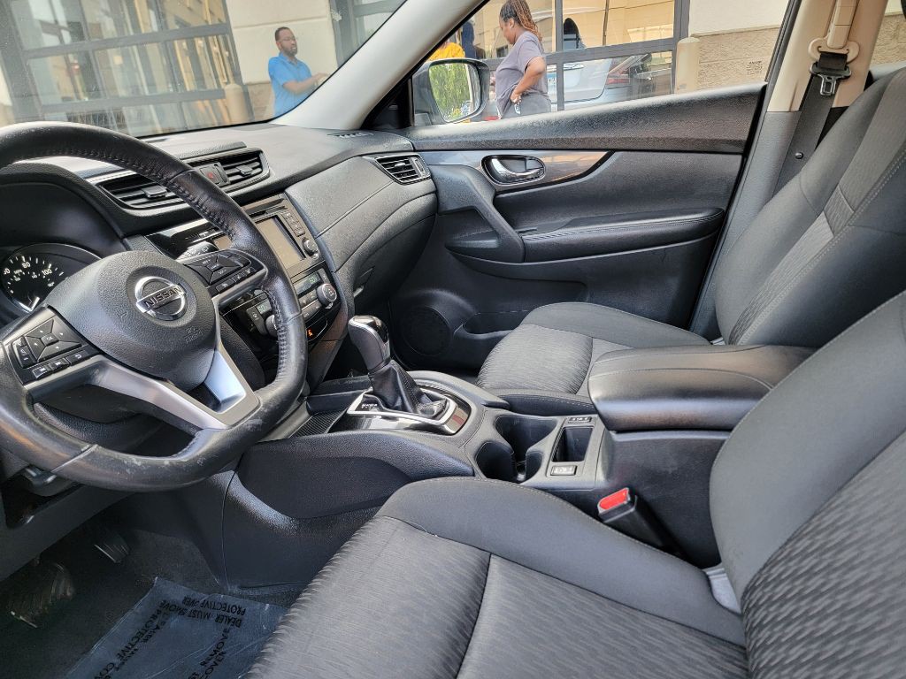 2018 Nissan Rogue Image 15