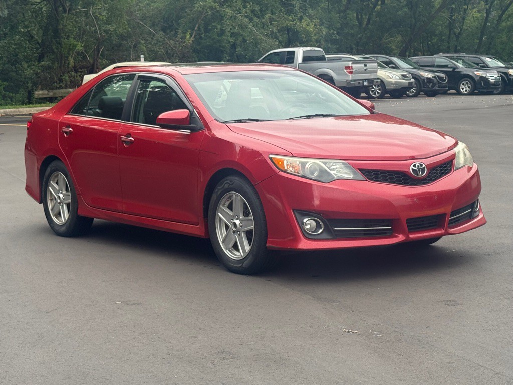 2012 Toyota Camry Image 2