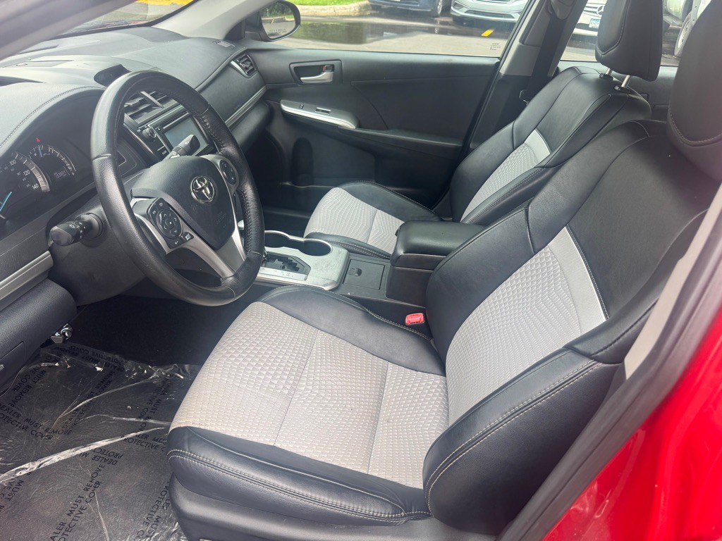 2012 Toyota Camry Image 6