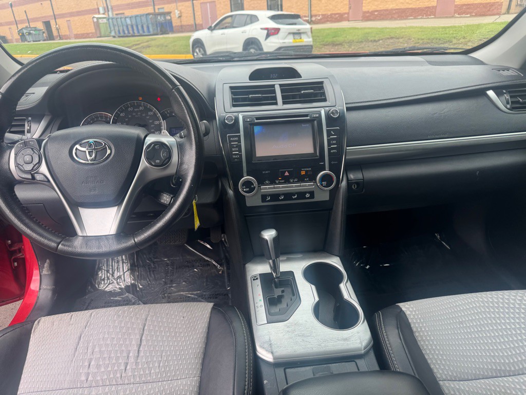 2012 Toyota Camry Image 9