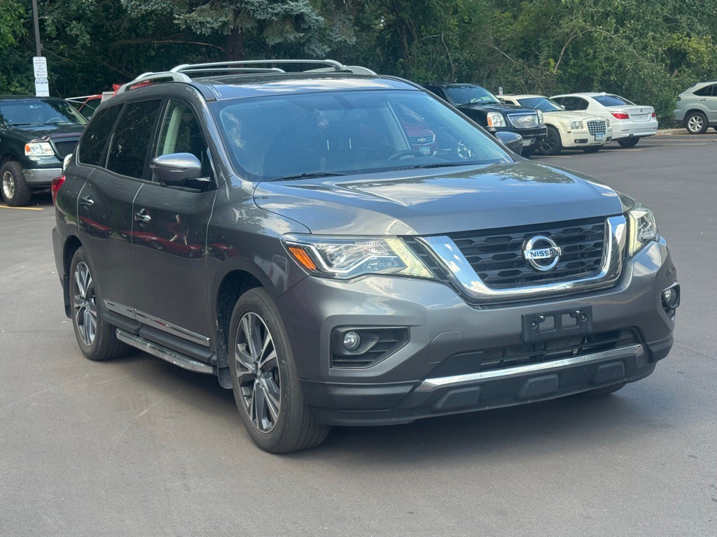 2019 Nissan Pathfinder Image 2