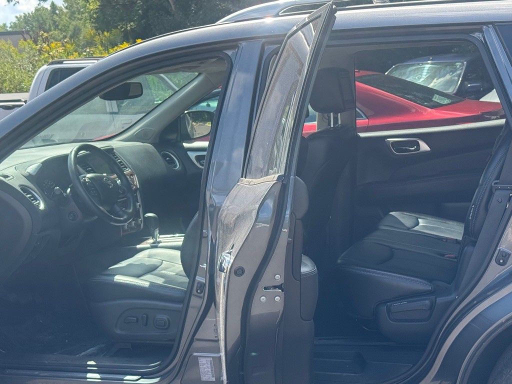 2019 Nissan Pathfinder Image 12