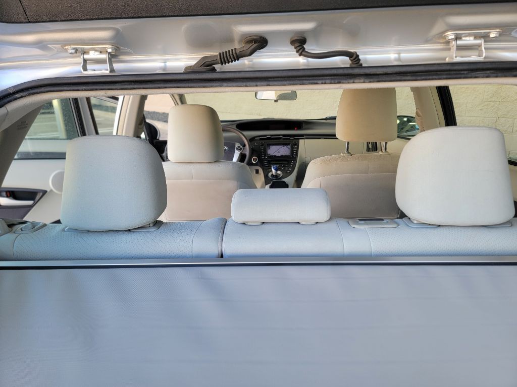2010 Toyota Prius Image 11