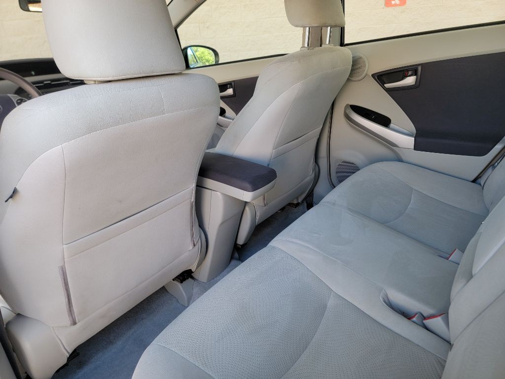 2010 Toyota Prius Image 13