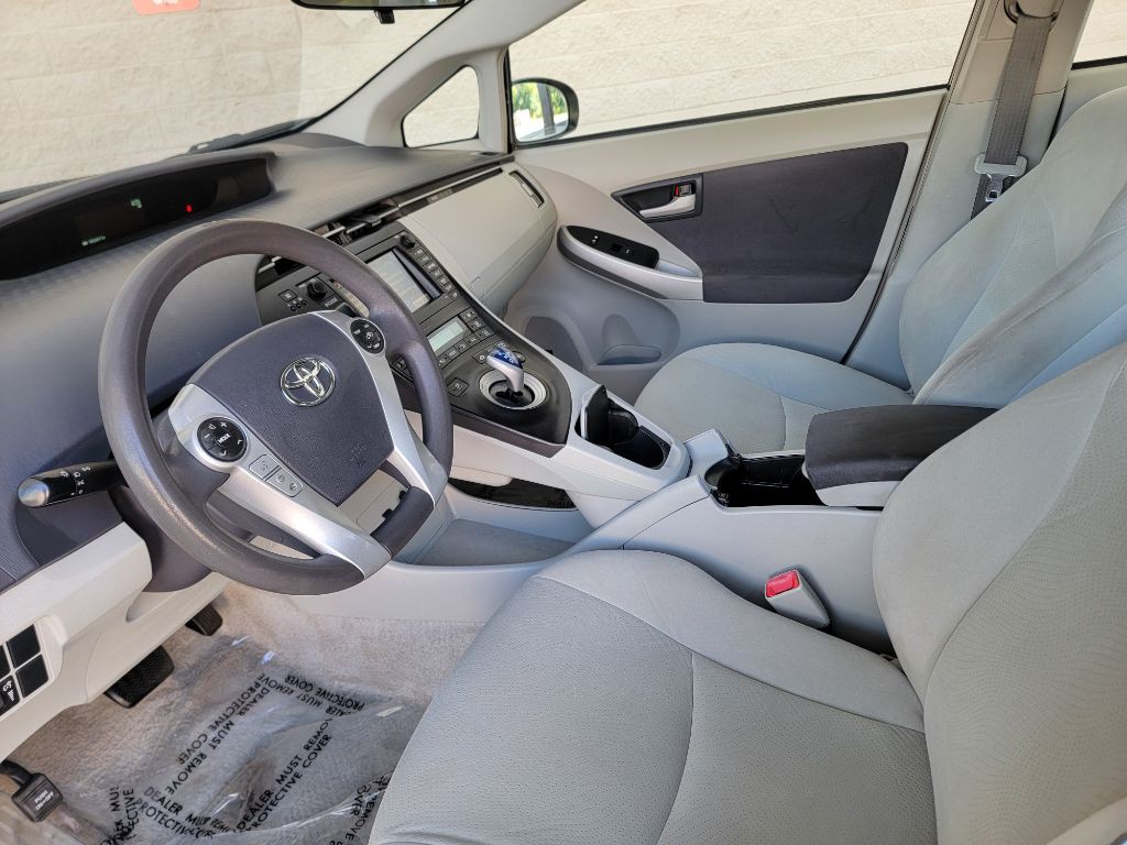 2010 Toyota Prius Image 15