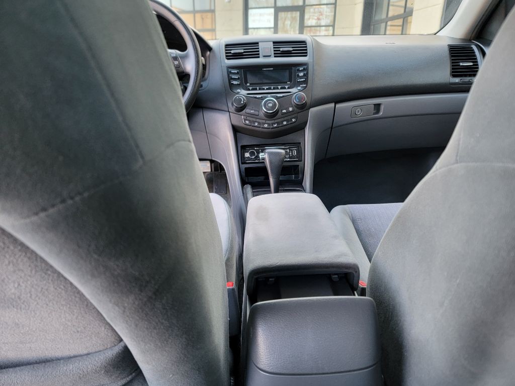 2003 Honda Accord Image 12