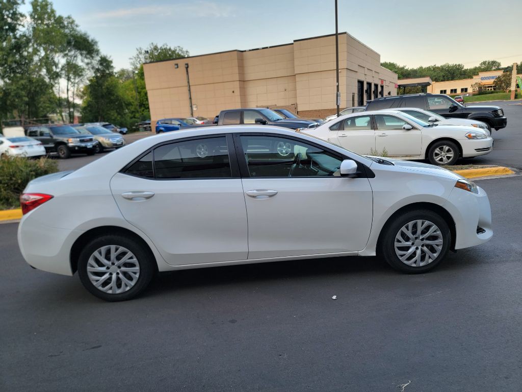 2017 Toyota Corolla Image 5