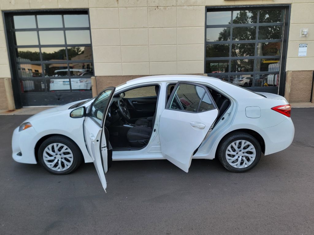 2017 Toyota Corolla Image 8