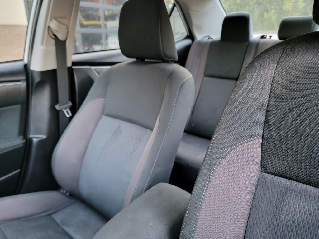 2017 Toyota Corolla Image 12