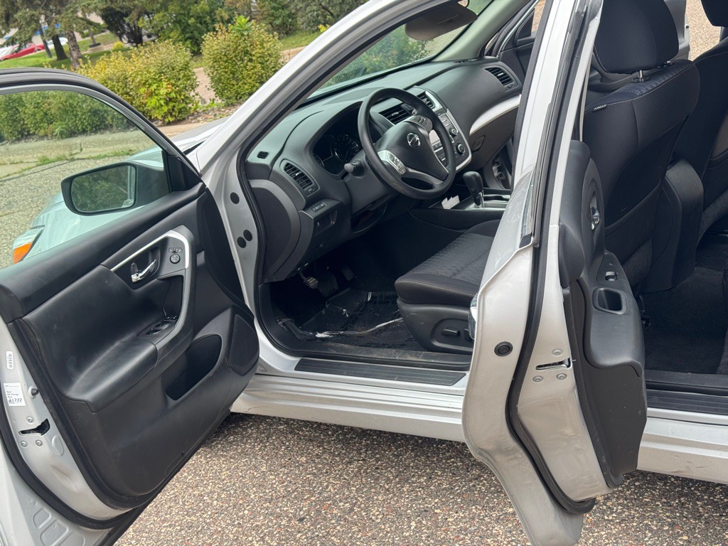 2016 Nissan Altima Image 5