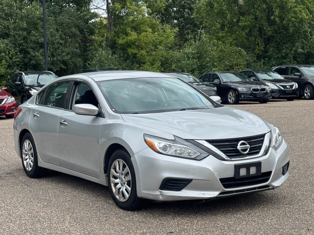 2016 Nissan Altima Image 2