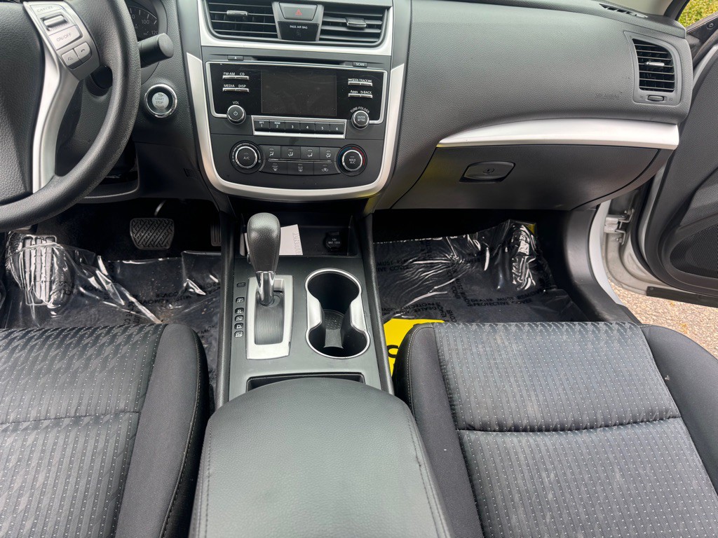 2016 Nissan Altima Image 6