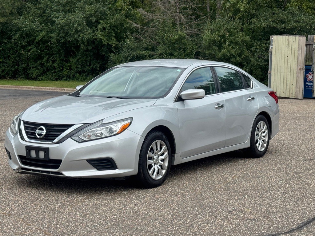 2016 Nissan Altima Image 12