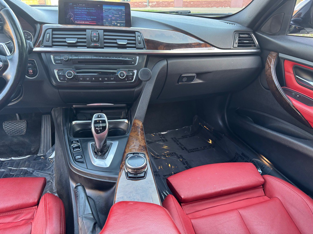 2014 BMW 3 Series Image 9