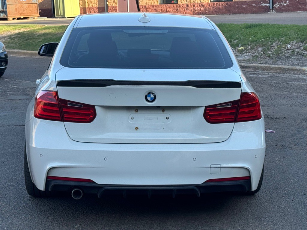 2014 BMW 3 Series Image 13