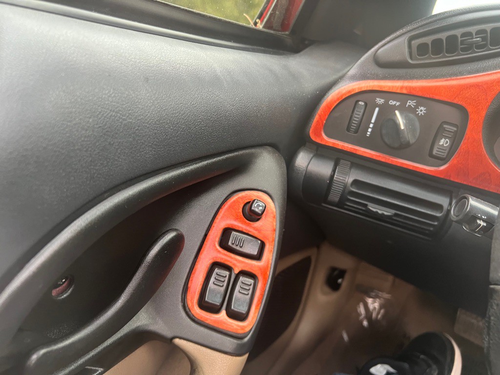 1995 Chevrolet Camaro Image 14