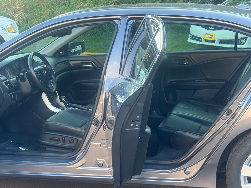 2015 Honda Accord Image 8