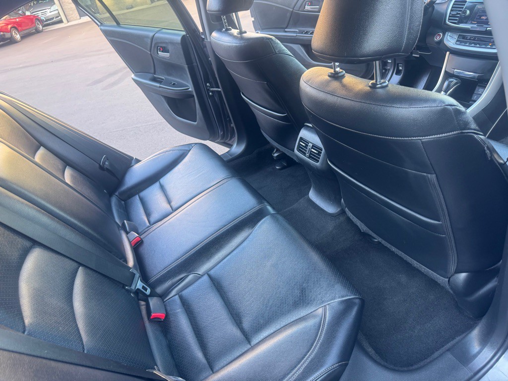 2015 Honda Accord Image 11