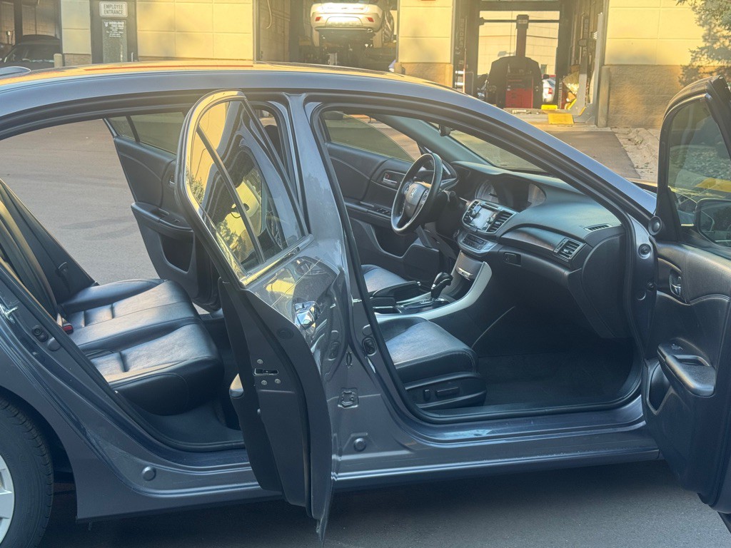 2015 Honda Accord Image 12