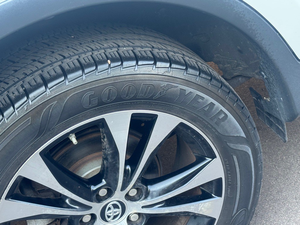 2015 Toyota Rav4 Image 5