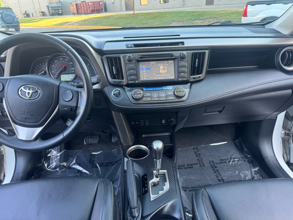 2015 Toyota Rav4 Image 9