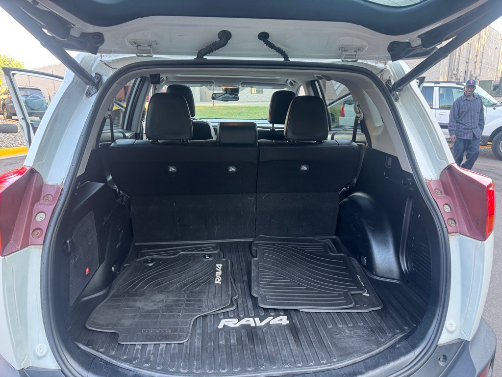 2015 Toyota Rav4 Image 10