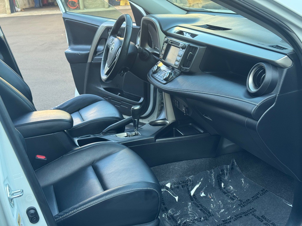 2015 Toyota Rav4 Image 12