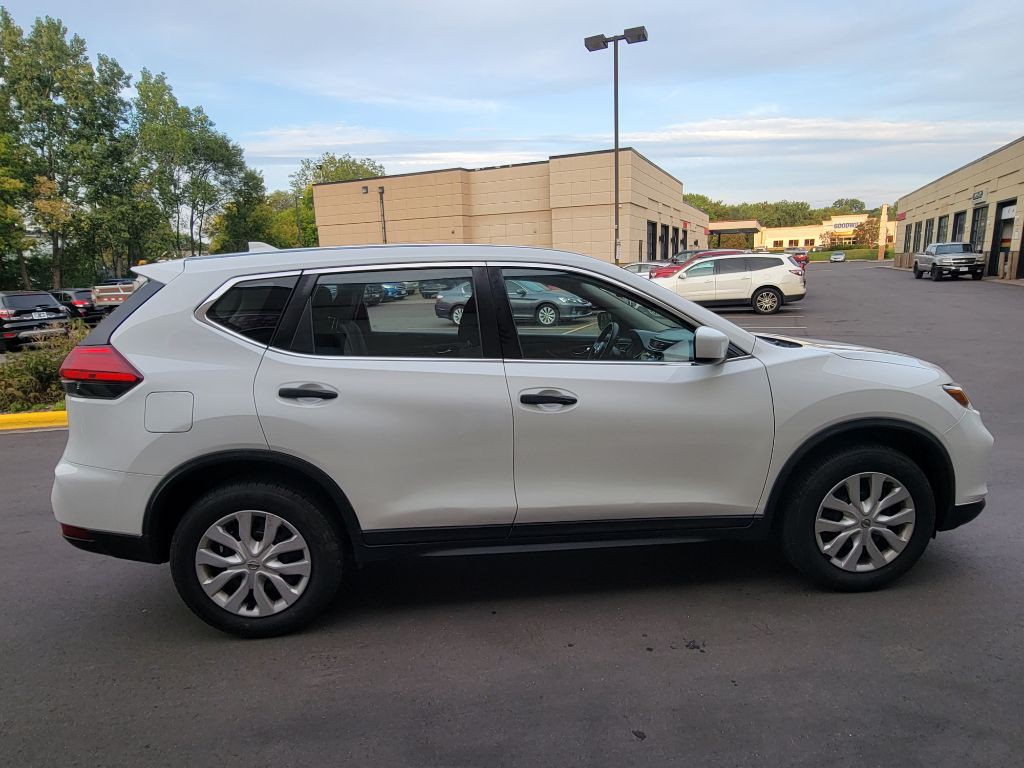 2017 Nissan Rogue Image 4