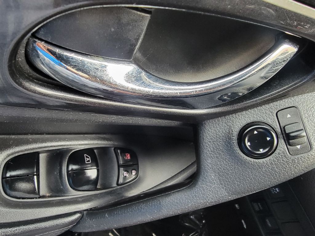 2017 Nissan Rogue Image 22