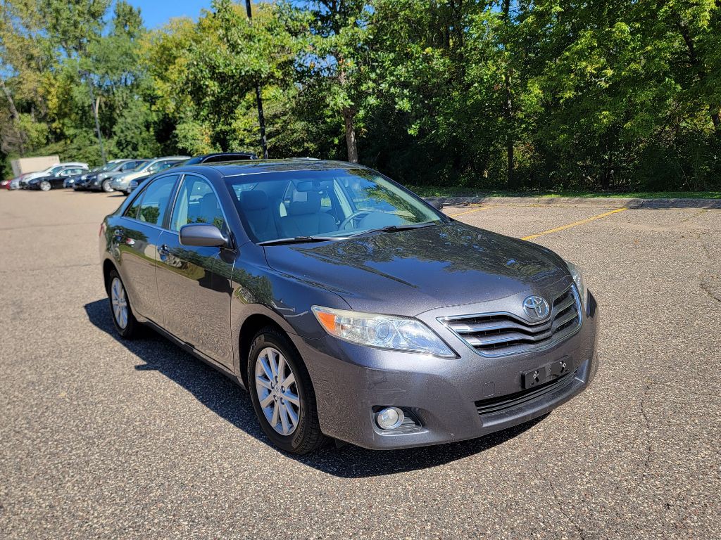 2010 Toyota Camry Image 2