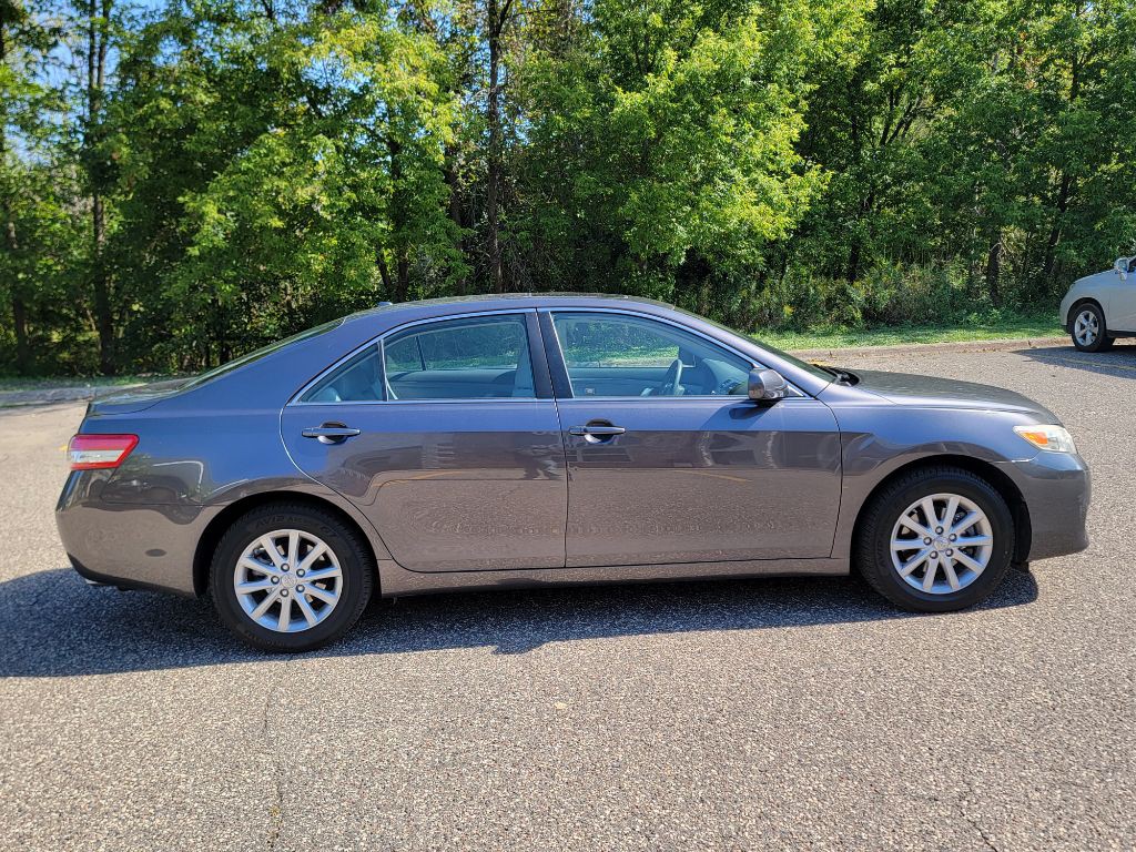2010 Toyota Camry Image 5
