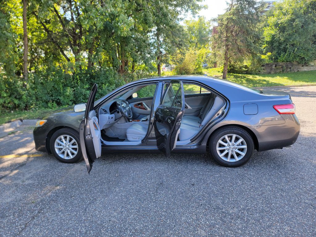 2010 Toyota Camry Image 16