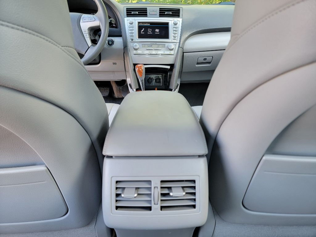 2010 Toyota Camry Image 17